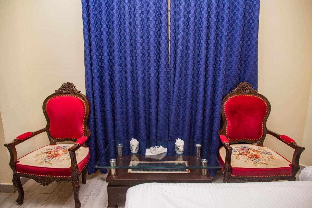 Elet Business Hotel Karachi Eksteriør billede