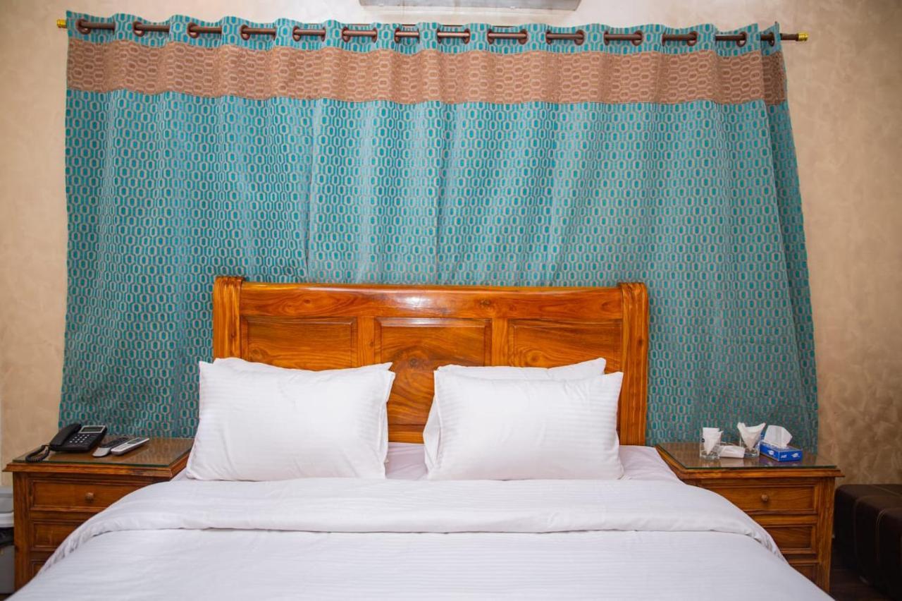 Elet Business Hotel Karachi Eksteriør billede
