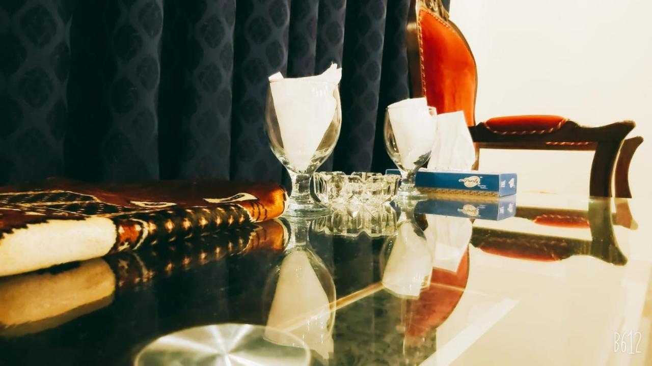 Elet Business Hotel Karachi Eksteriør billede