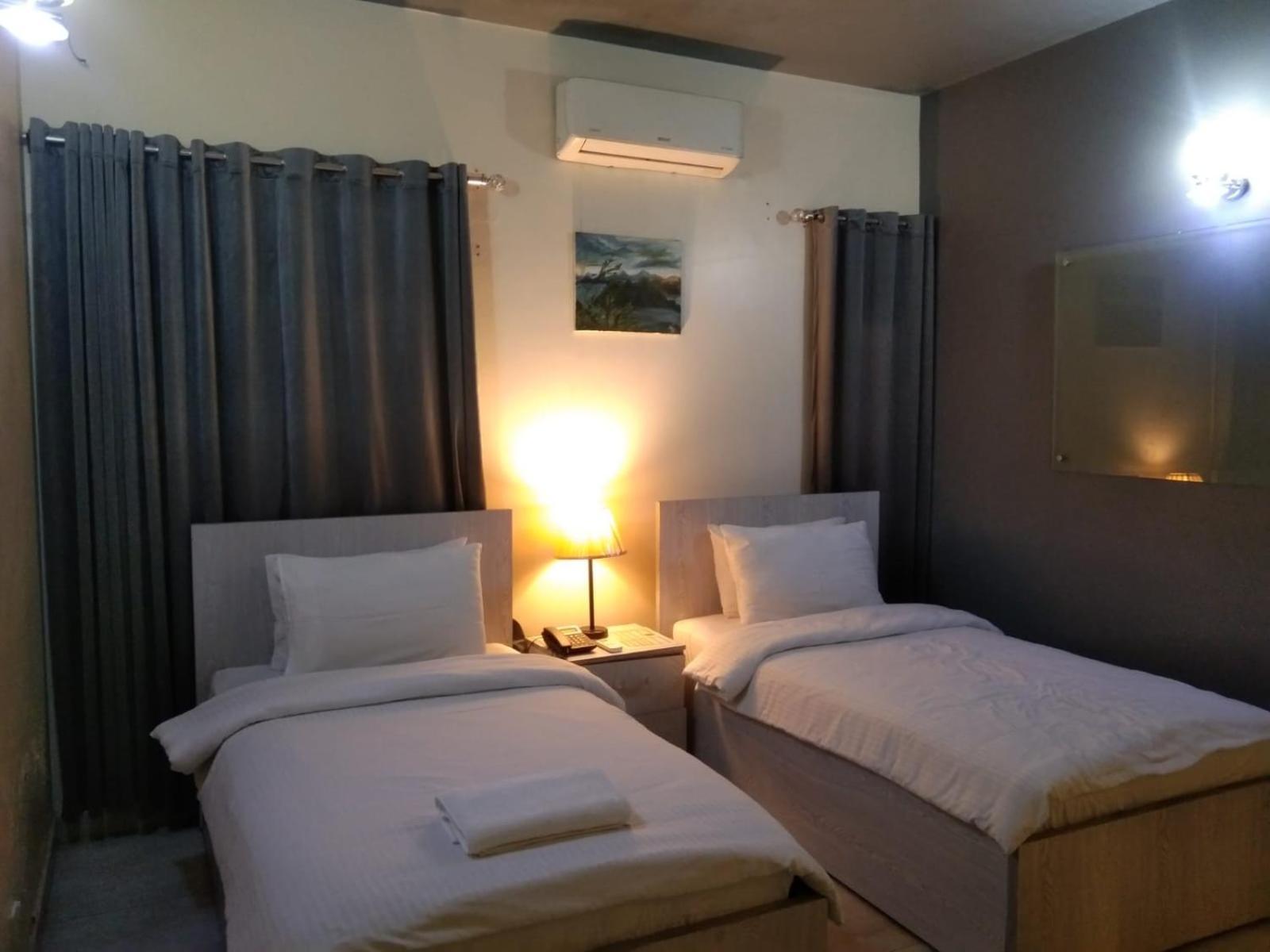 Elet Business Hotel Karachi Eksteriør billede
